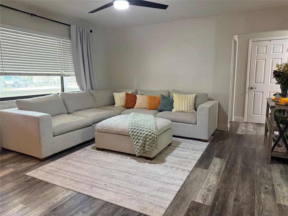 For Rent: $2,400 (2 beds, 1 baths, 1116 Square Feet)