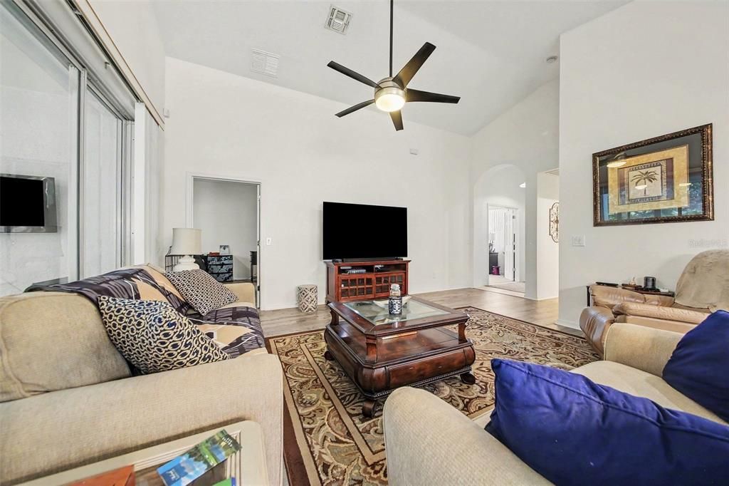 For Sale: $349,000 (2 beds, 2 baths, 1565 Square Feet)