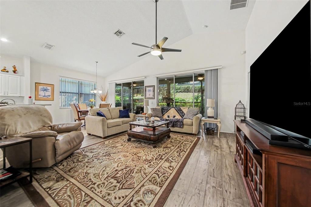 For Sale: $349,000 (2 beds, 2 baths, 1565 Square Feet)