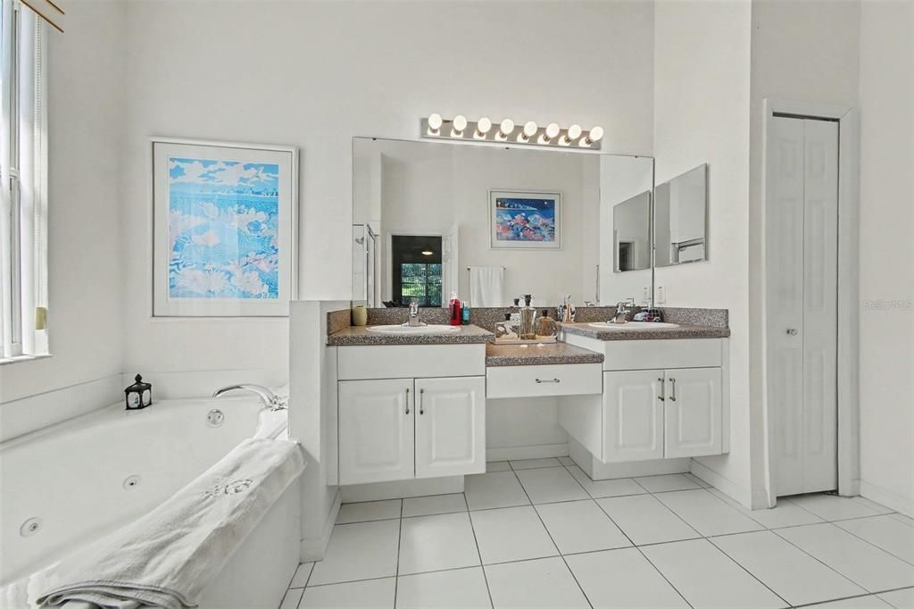 For Sale: $349,000 (2 beds, 2 baths, 1565 Square Feet)
