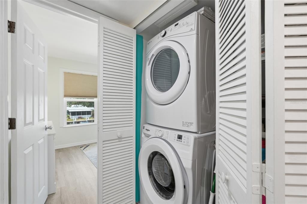 For Sale: $182,900 (1 beds, 1 baths, 798 Square Feet)
