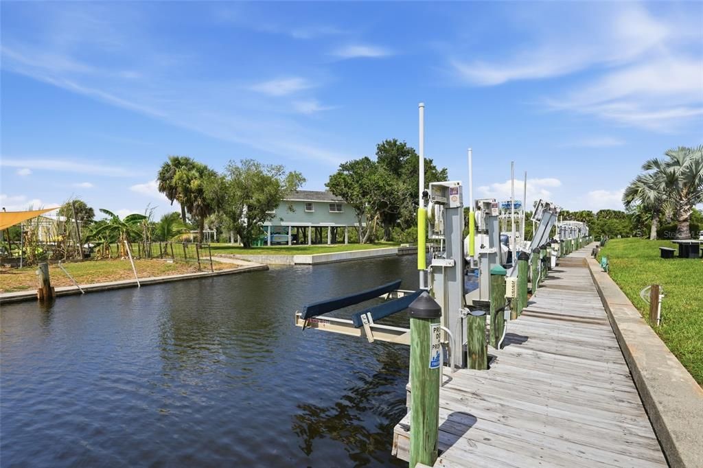 For Sale: $182,900 (1 beds, 1 baths, 798 Square Feet)