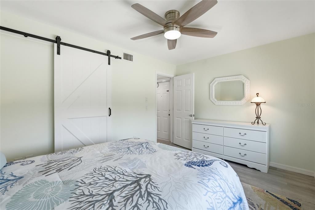 For Sale: $182,900 (1 beds, 1 baths, 798 Square Feet)