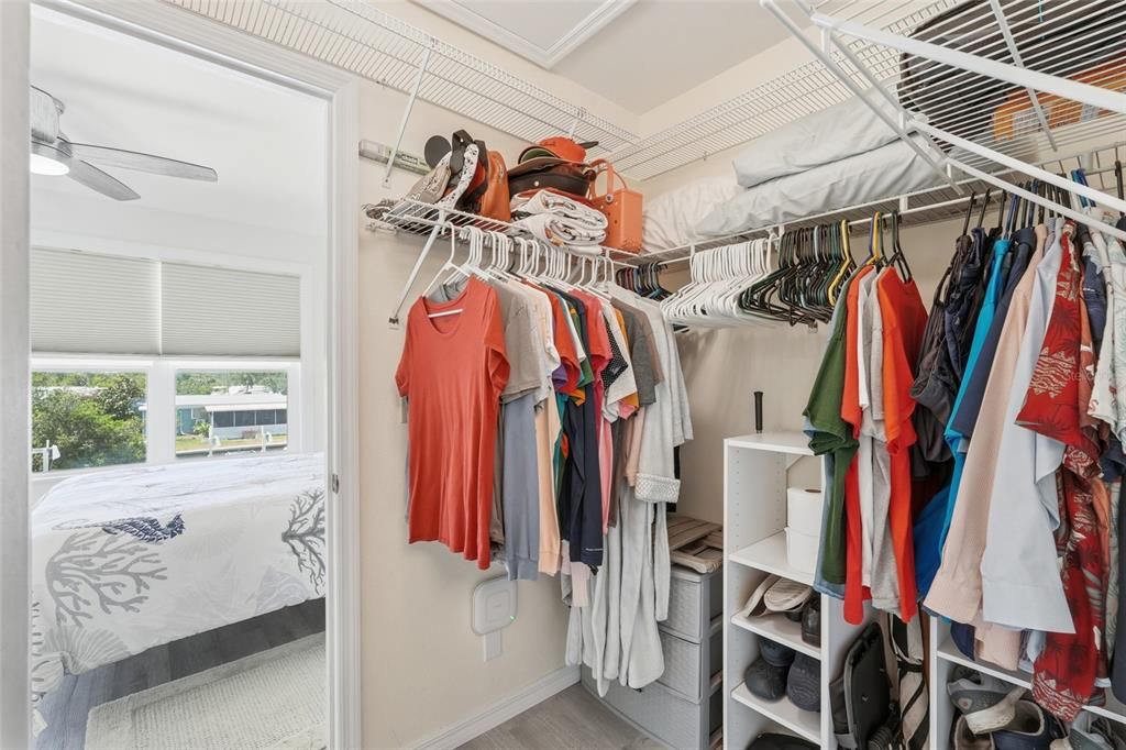 For Sale: $182,900 (1 beds, 1 baths, 798 Square Feet)
