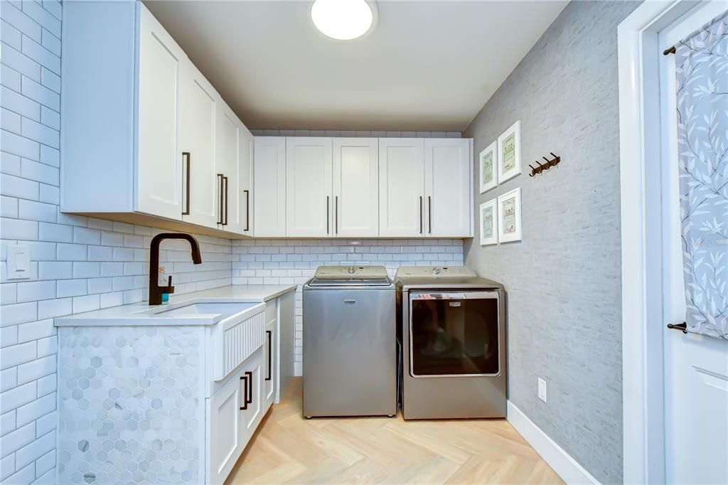 En Venta: $650,000 (4 camas, 2 baños, 2878 Pies cuadrados)