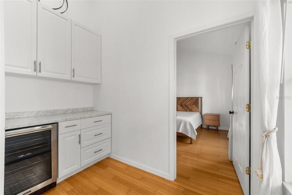 For Sale: $265,000 (3 beds, 3 baths, 1441 Square Feet)
