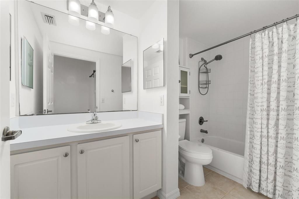 For Sale: $265,000 (3 beds, 3 baths, 1441 Square Feet)