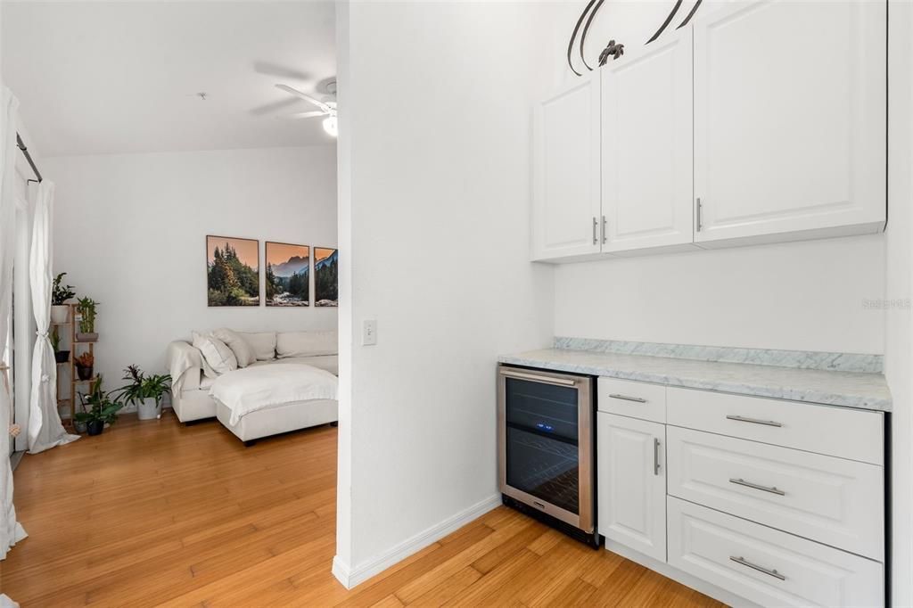 For Sale: $265,000 (3 beds, 3 baths, 1441 Square Feet)
