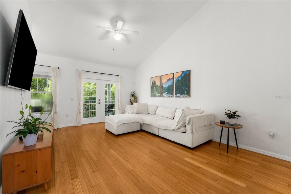 For Sale: $265,000 (3 beds, 3 baths, 1441 Square Feet)