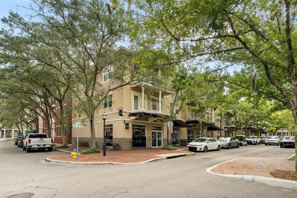 For Sale: $265,000 (3 beds, 3 baths, 1441 Square Feet)