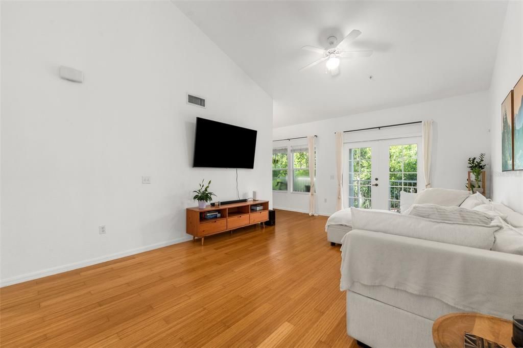 For Sale: $265,000 (3 beds, 3 baths, 1441 Square Feet)
