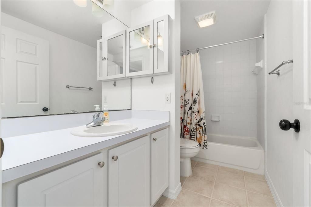 For Sale: $265,000 (3 beds, 3 baths, 1441 Square Feet)