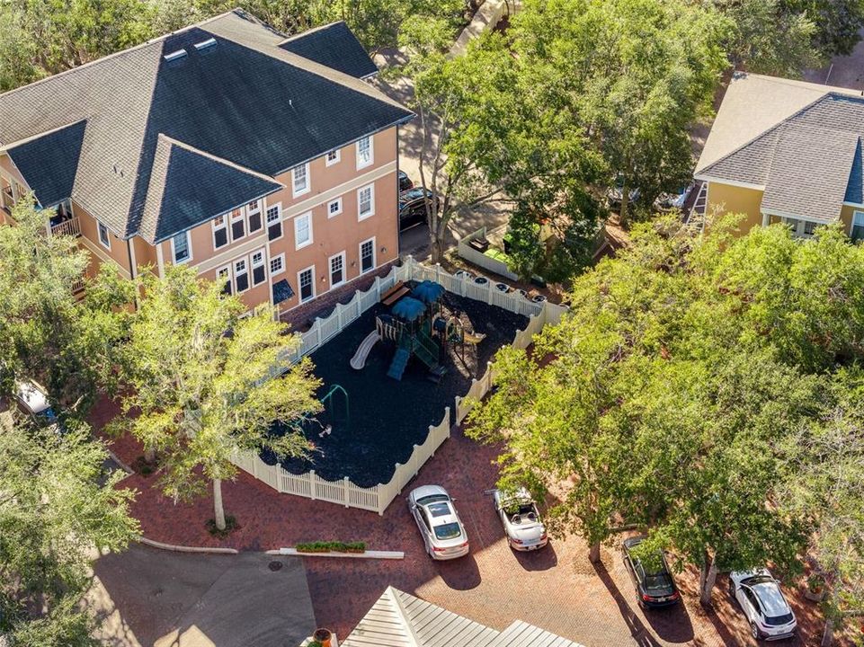 For Sale: $265,000 (3 beds, 3 baths, 1441 Square Feet)