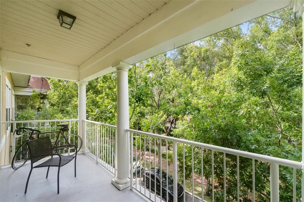 For Sale: $265,000 (3 beds, 3 baths, 1441 Square Feet)