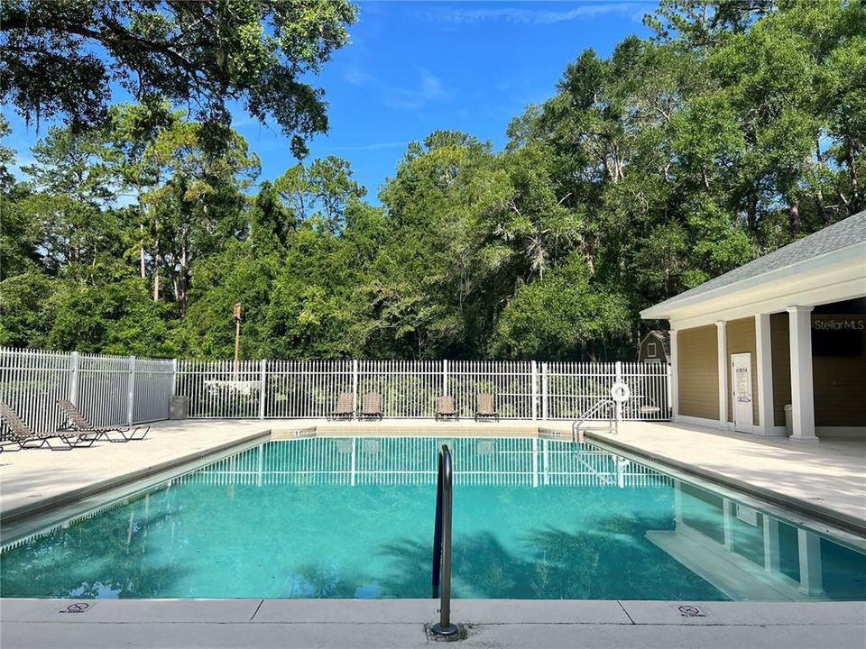 For Sale: $265,000 (3 beds, 3 baths, 1441 Square Feet)