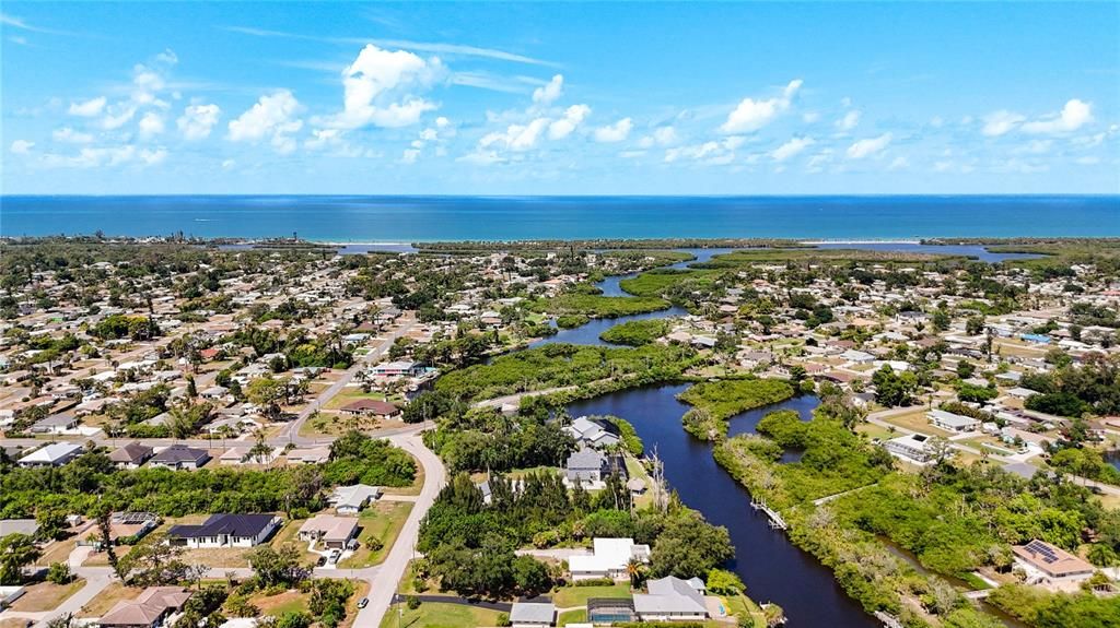 待售: $349,000 (0.48 acres)