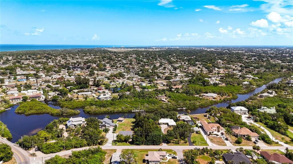 待售: $349,000 (0.48 acres)