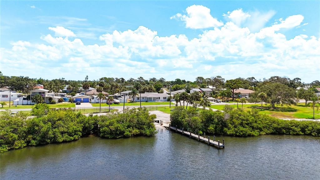 待售: $349,000 (0.48 acres)