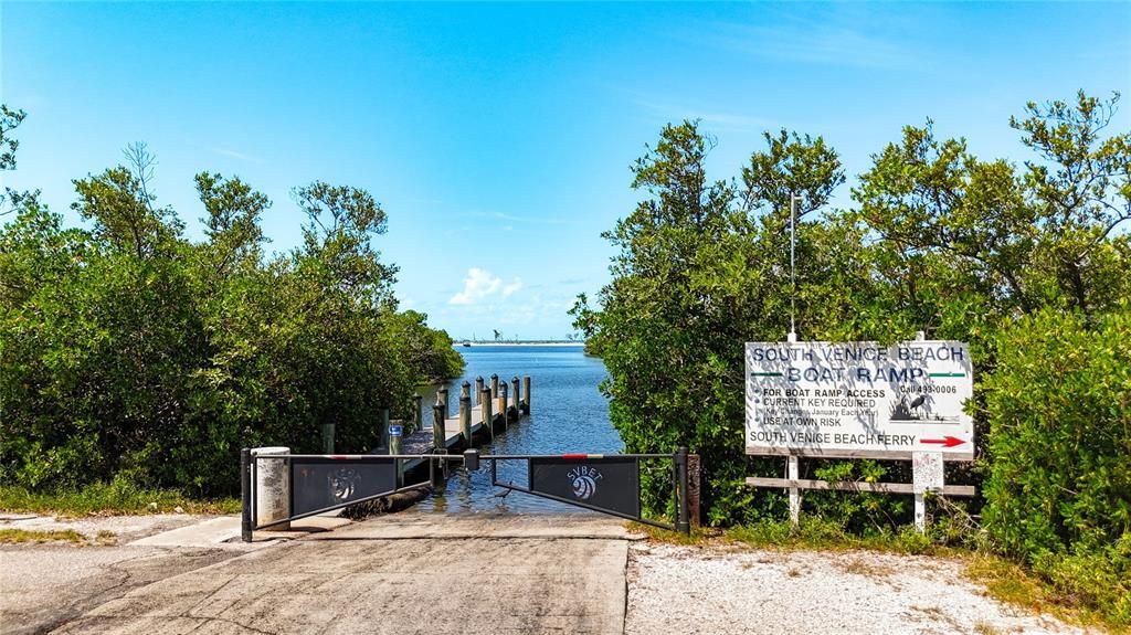 待售: $349,000 (0.48 acres)