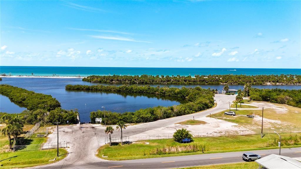 待售: $349,000 (0.48 acres)