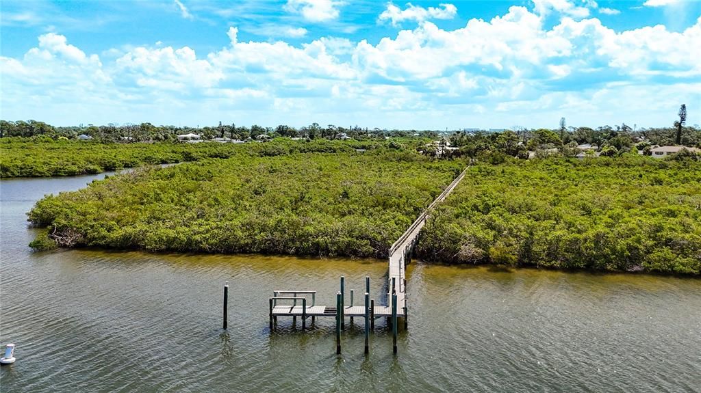 待售: $349,000 (0.48 acres)