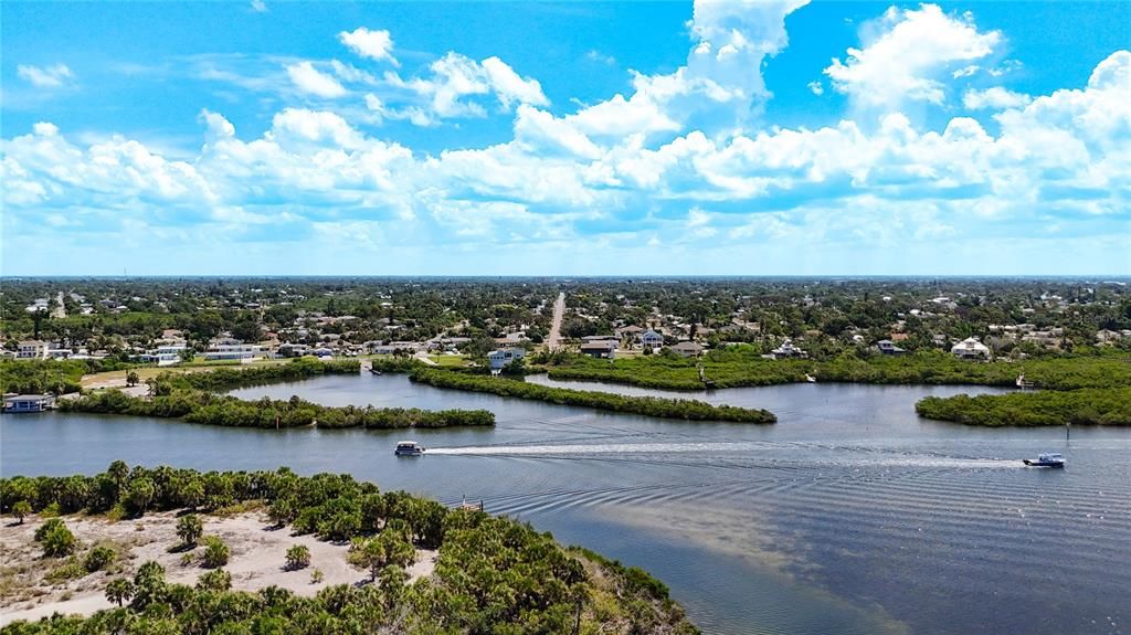 待售: $349,000 (0.48 acres)
