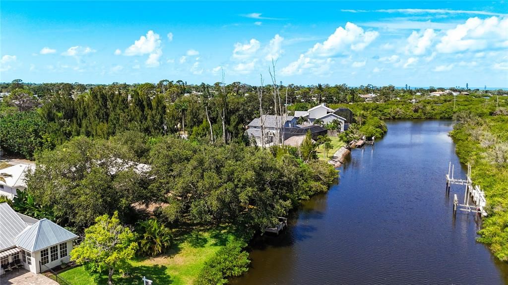 待售: $349,000 (0.48 acres)