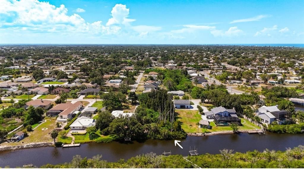 待售: $349,000 (0.48 acres)