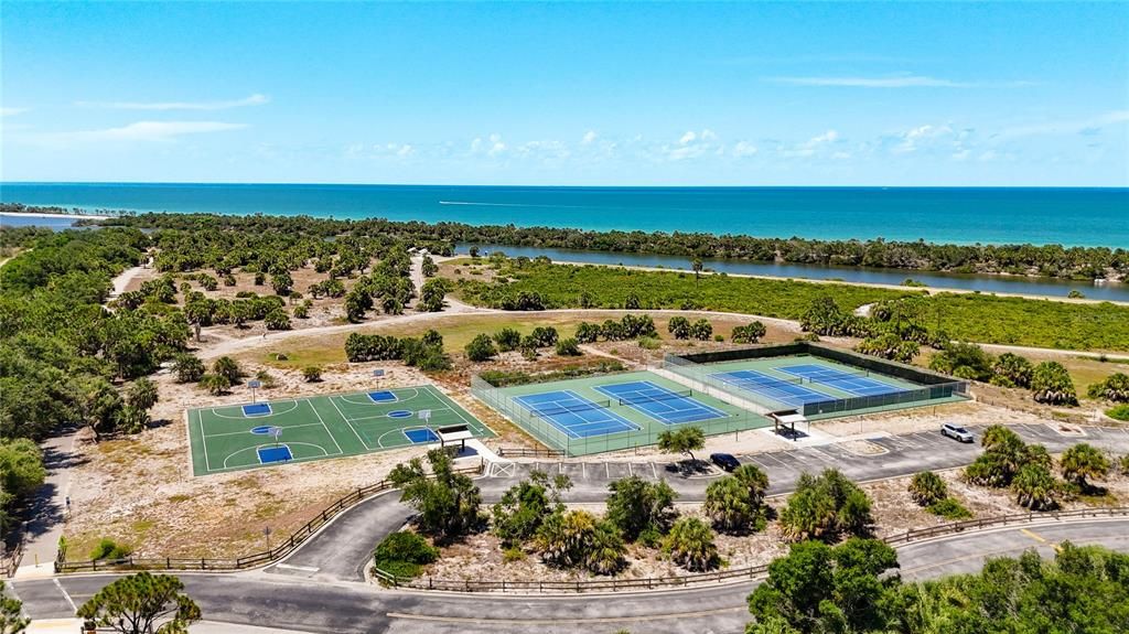 待售: $349,000 (0.48 acres)