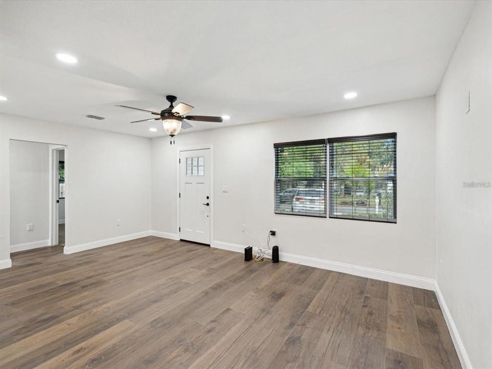 For Rent: $2,600 (3 beds, 2 baths, 1264 Square Feet)