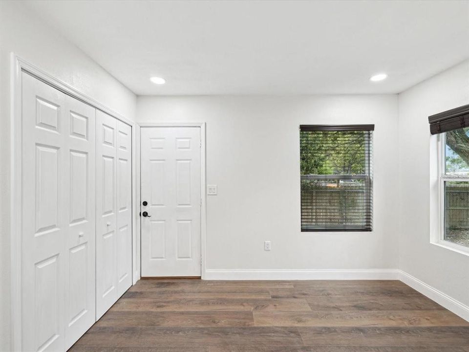 For Rent: $2,600 (3 beds, 2 baths, 1264 Square Feet)