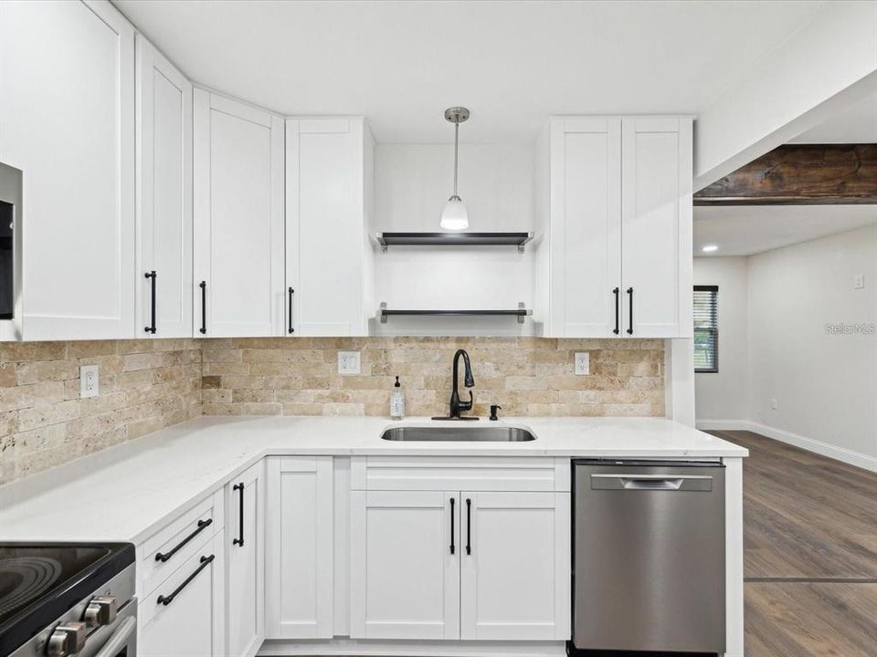 For Rent: $2,600 (3 beds, 2 baths, 1264 Square Feet)