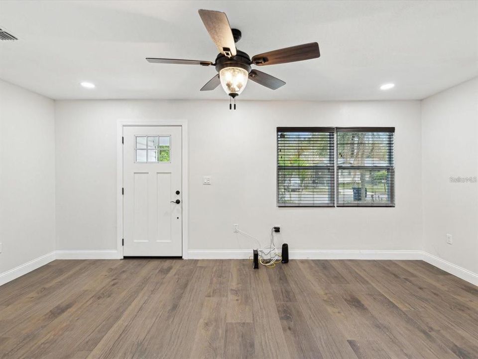 For Rent: $2,600 (3 beds, 2 baths, 1264 Square Feet)
