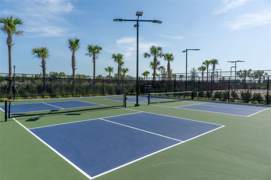 Под контрактом: $1,209,900 (5 спален, 5 ванн, 3873 Квадратных фут)