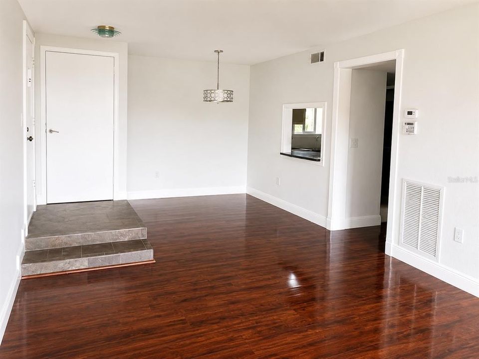 В аренду: $1,600 (2 спален, 2 ванн, 828 Квадратных фут)