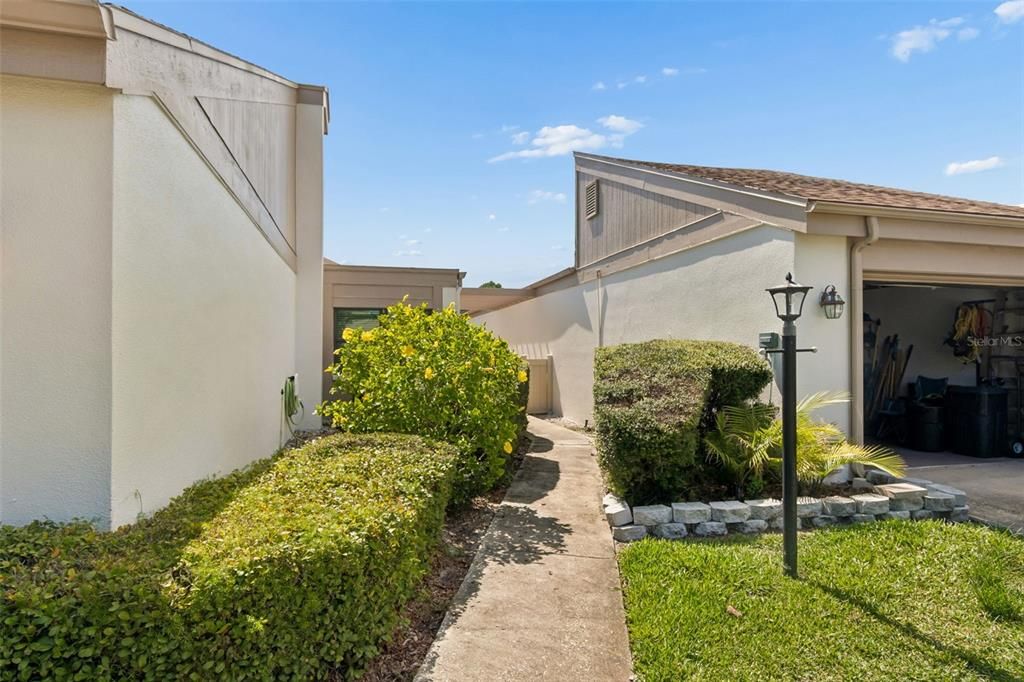 For Sale: $299,000 (2 beds, 2 baths, 1320 Square Feet)