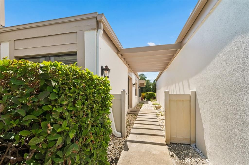 For Sale: $299,000 (2 beds, 2 baths, 1320 Square Feet)