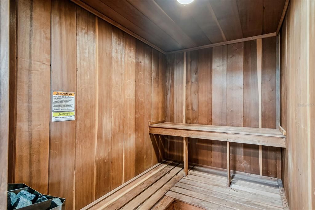 For Sale: $299,000 (2 beds, 2 baths, 1320 Square Feet)