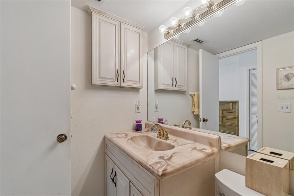 For Sale: $299,000 (2 beds, 2 baths, 1320 Square Feet)