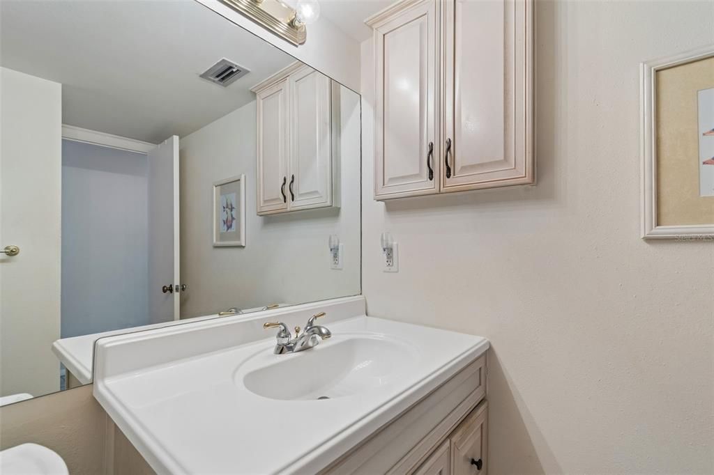 For Sale: $299,000 (2 beds, 2 baths, 1320 Square Feet)