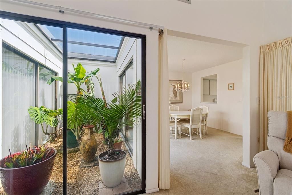 For Sale: $299,000 (2 beds, 2 baths, 1320 Square Feet)