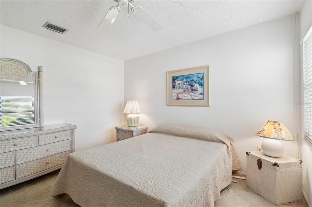 For Sale: $299,000 (2 beds, 2 baths, 1320 Square Feet)