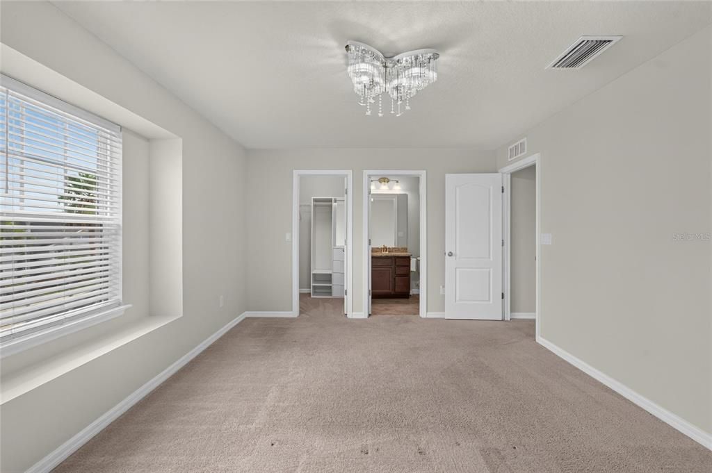 For Sale: $580,000 (4 beds, 3 baths, 3499 Square Feet)