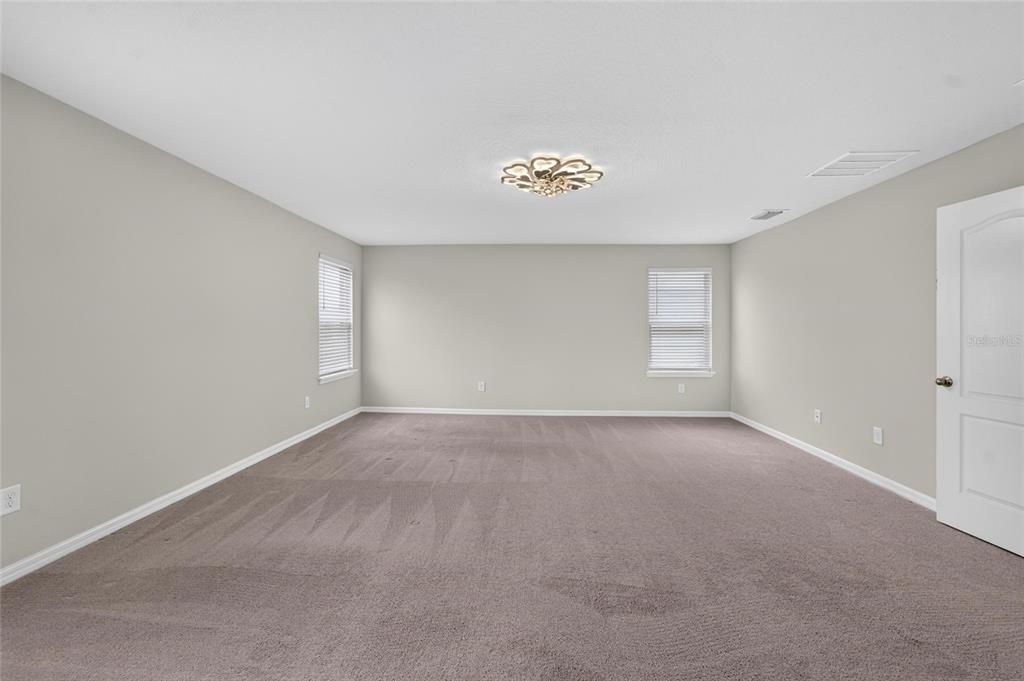 For Sale: $580,000 (4 beds, 3 baths, 3499 Square Feet)