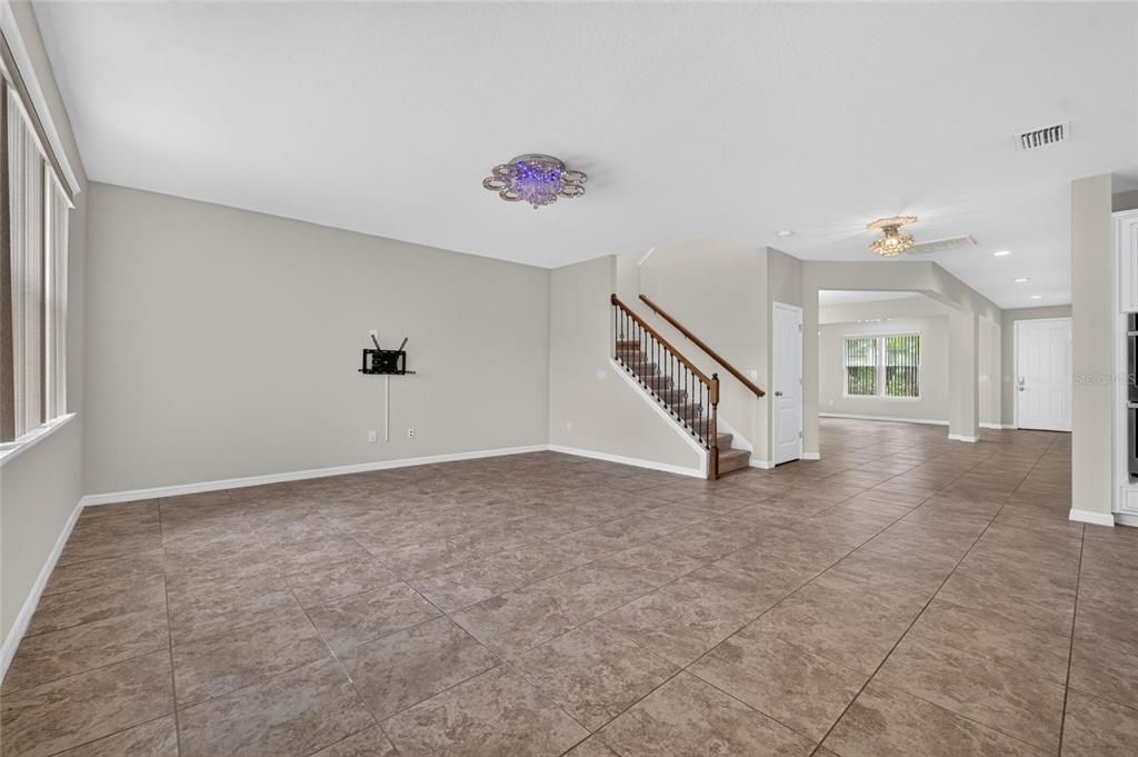 For Sale: $580,000 (4 beds, 3 baths, 3499 Square Feet)