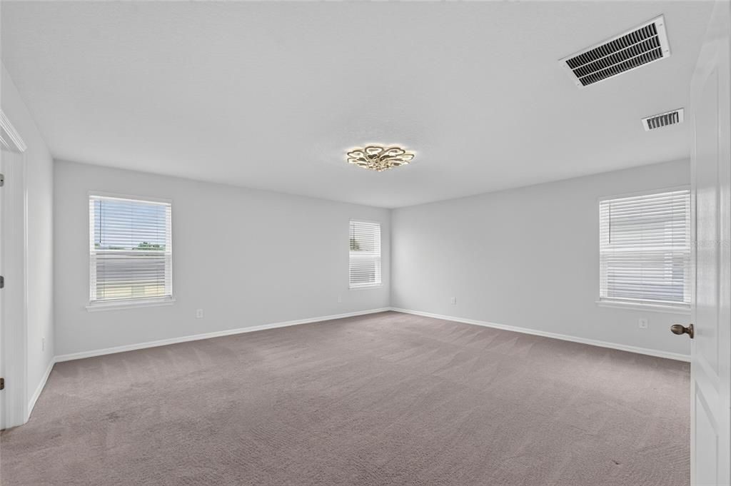 For Sale: $580,000 (4 beds, 3 baths, 3499 Square Feet)