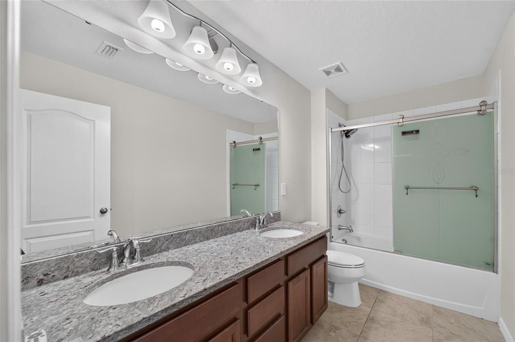For Sale: $580,000 (4 beds, 3 baths, 3499 Square Feet)