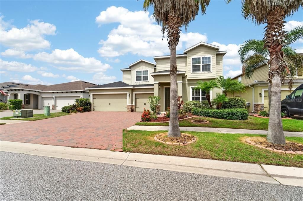 For Sale: $580,000 (4 beds, 3 baths, 3499 Square Feet)
