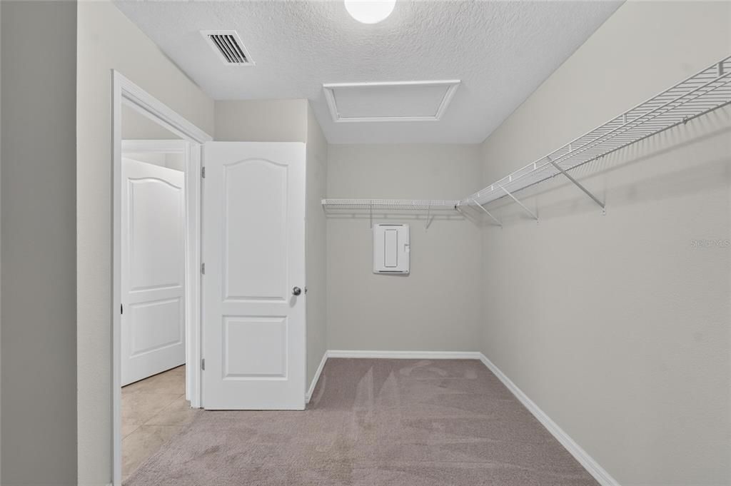 For Sale: $580,000 (4 beds, 3 baths, 3499 Square Feet)