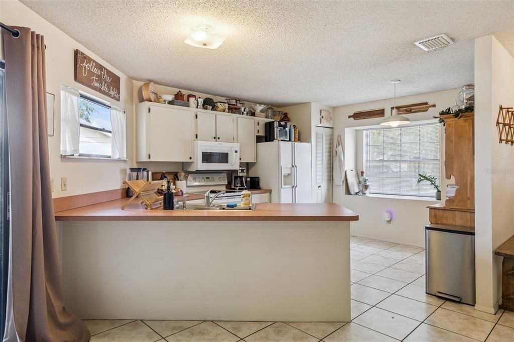 For Sale: $535,000 (4 beds, 0 baths, 2113 Square Feet)